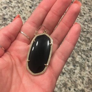 Single Danielle Kendra Scott Earring